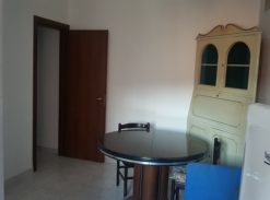 Pressi Viale Europa indipendente 2 vani più servizi #VO16307