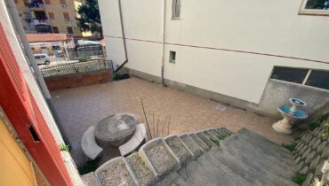 Svincolo San Filippo compl. 6 Stelle 4 vani più servizi più giardino e garage
