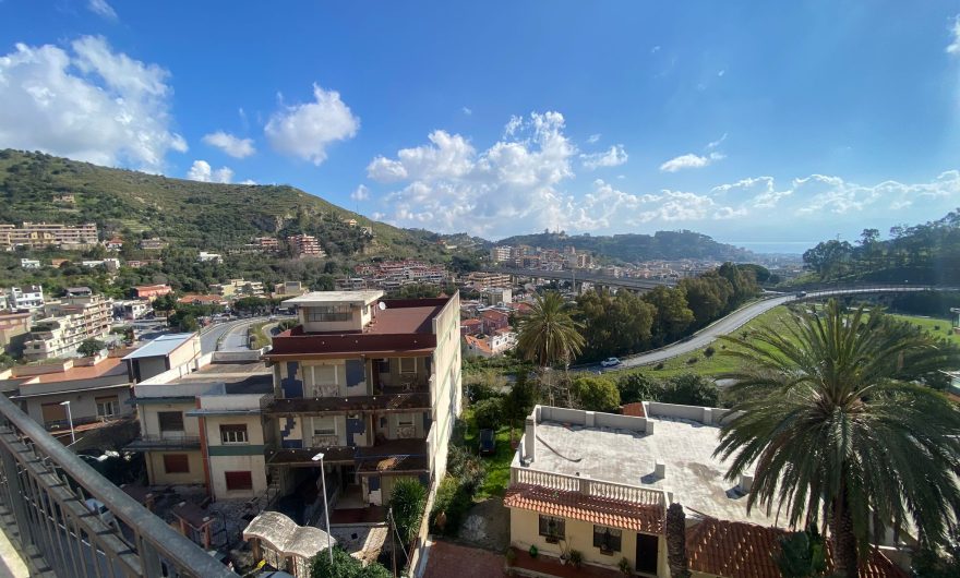 Pressi Svincolo Messina Centro panoramico 3 vani più servizi #VO17148