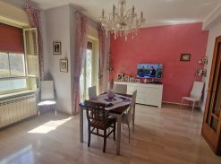 Pressi Svincolo Gazzi 4 vani più servizi #VO17237