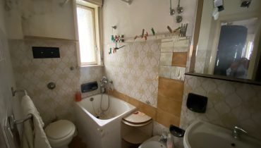Pressi Viale Europa bivani più spazio esterno e cantina