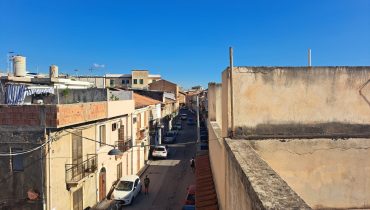 Tremestieri indipendente trivani più servizi e terrazzo