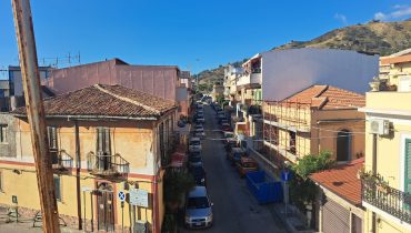 Tremestieri indipendente trivani più servizi e terrazzo