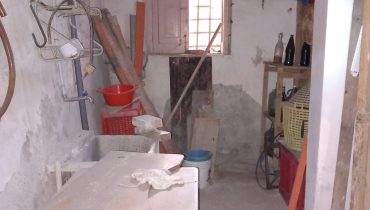 San Filippo Superiore indipendente 3 vani più servizi + terrazza a livello