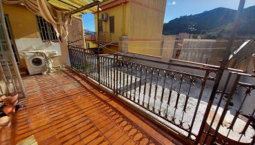 San Filippo Superiore indipendente 3 vani più servizi + terrazza a livello