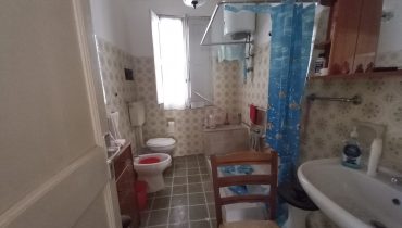 San Filippo Superiore indipendente 3 vani più servizi + terrazza a livello