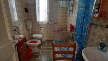 San Filippo Superiore indipendente 3 vani più servizi + terrazza a livello