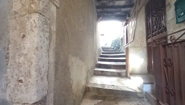 San Filippo Superiore indipendente 3 vani più servizi + terrazza a livello