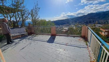Tremonti panoramica indipendente due vani più servizi più terreno e cantina