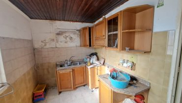Tremonti panoramica indipendente due vani più servizi più terreno e cantina