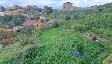 Pressi Messina 2 indipendente 4 vani + servizi + terreno