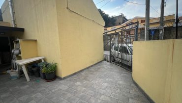 Pressi Provinciale indipendente due vani più veranda