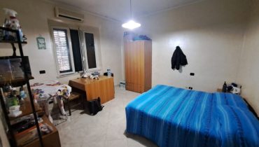 Pressi Viale della Libertà trivani più servizi
