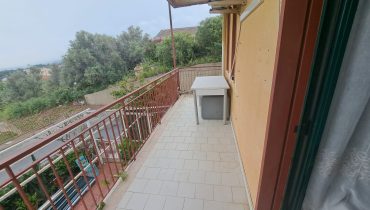 Sperone monolocale arredato