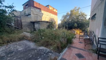 Pressi Provinciale 4 vani più giardino