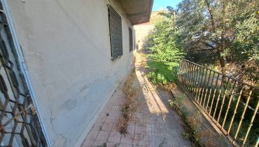 Pressi Provinciale 4 vani più giardino