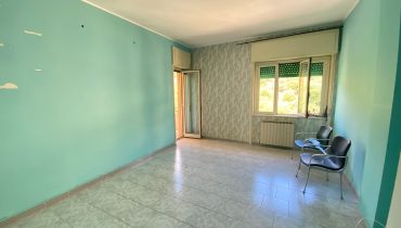 Minissale trivani + servizi più posto auto + cantina