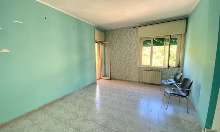 Minissale trivani + servizi più posto auto + cantina #VO17790