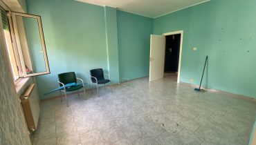 Minissale trivani + servizi più posto auto + cantina