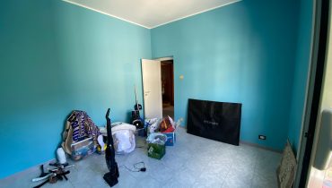 Minissale trivani + servizi più posto auto + cantina