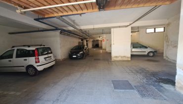 Pistunina trivani più doppi servizi e posto auto