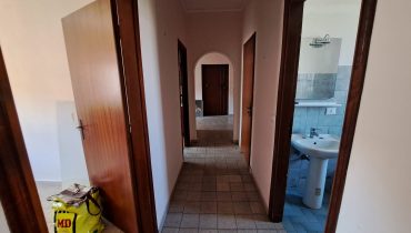 Pistunina trivani più doppi servizi e posto auto