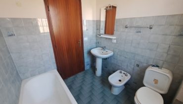 Pistunina trivani più doppi servizi e posto auto