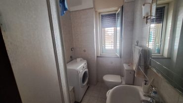 Pressi Svincolo Messina Centro trivani più servizi