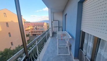Faro Superiore trivani + doppi servizi e posto auto