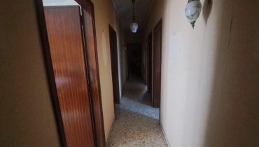 Pressi Svincolo Gazzi 4 vani più servizi più posto auto in garage