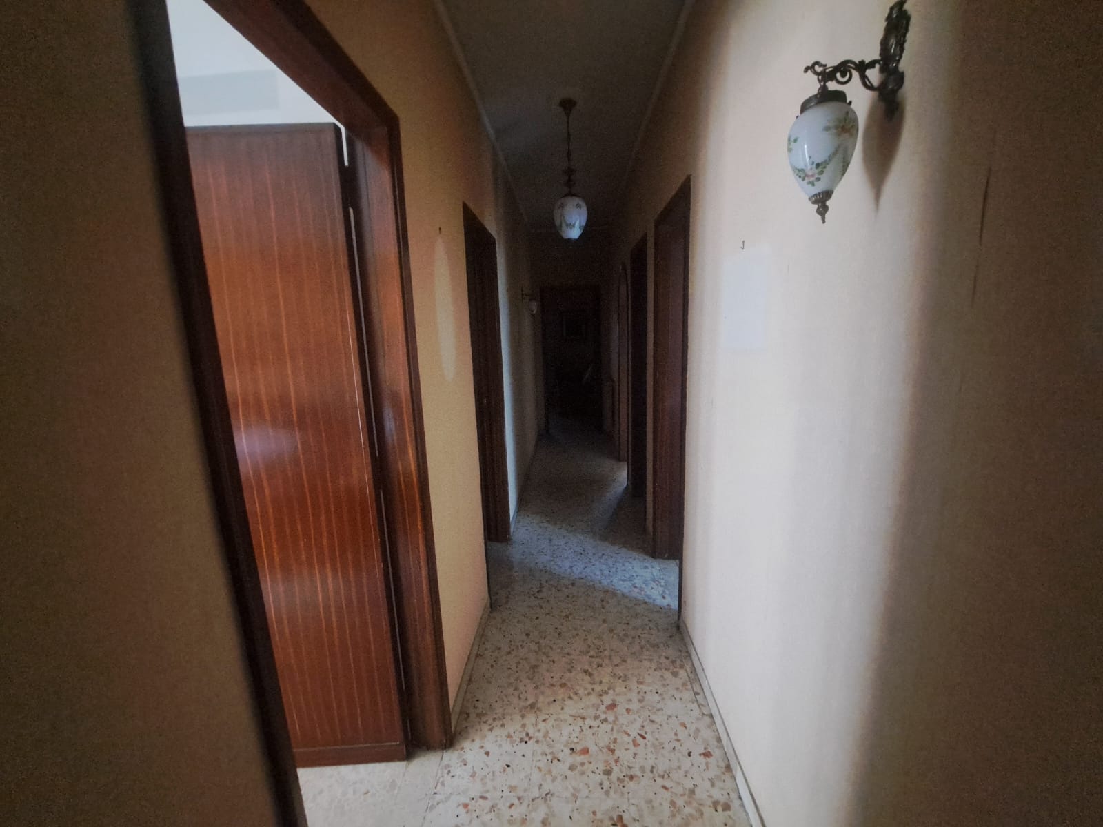 Pressi Svincolo Gazzi 4 vani più servizi più posto auto in garage