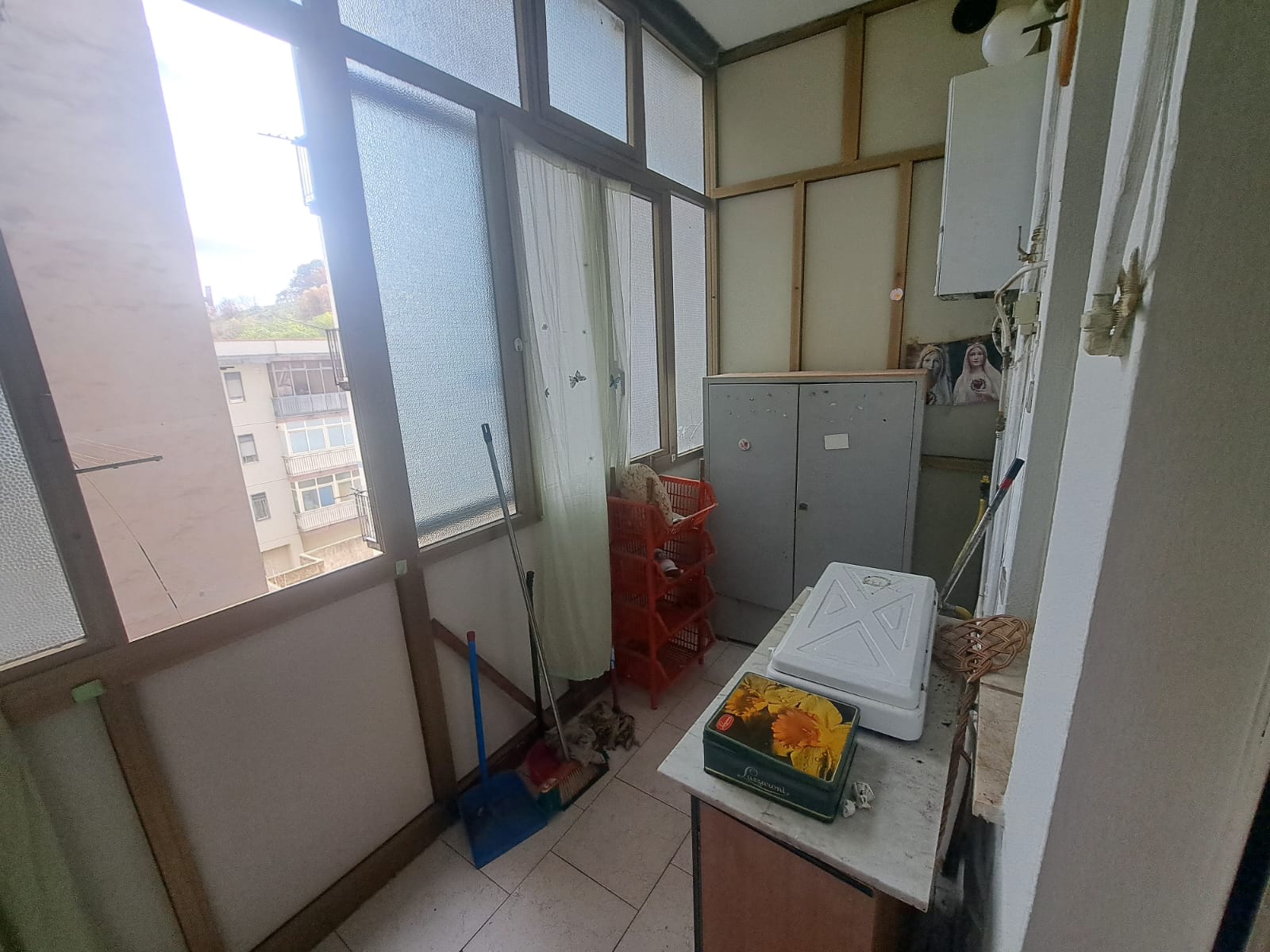 Pressi Svincolo Gazzi 4 vani più servizi più posto auto in garage