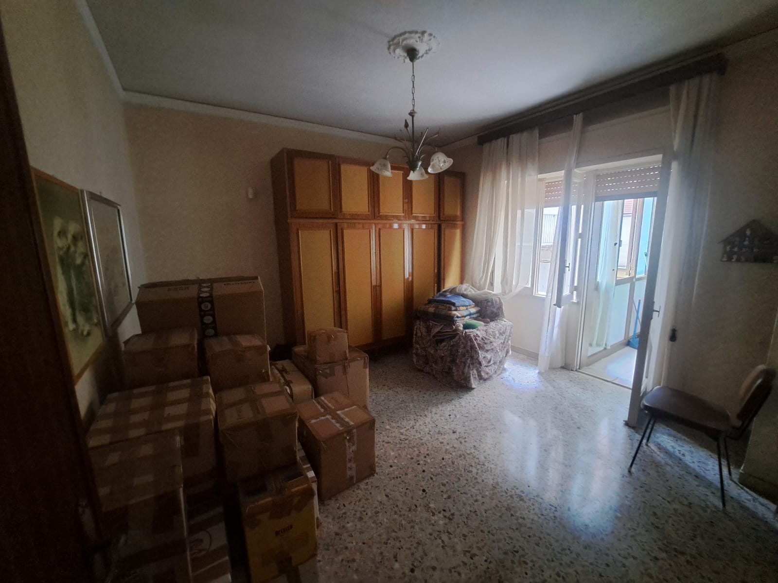 Pressi Svincolo Gazzi 4 vani più servizi più posto auto in garage