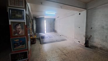 Pressi Svincolo Gazzi 4 vani più servizi più posto auto in garage