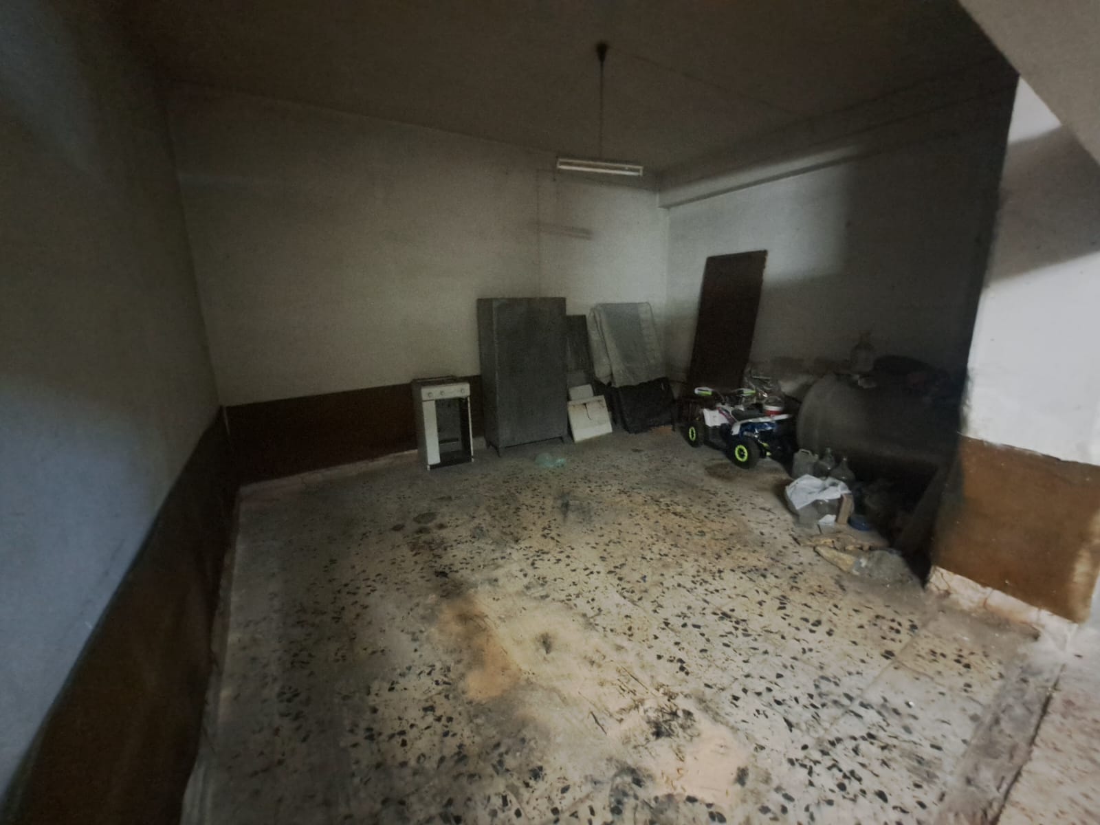 Pressi Svincolo Gazzi 4 vani più servizi più posto auto in garage