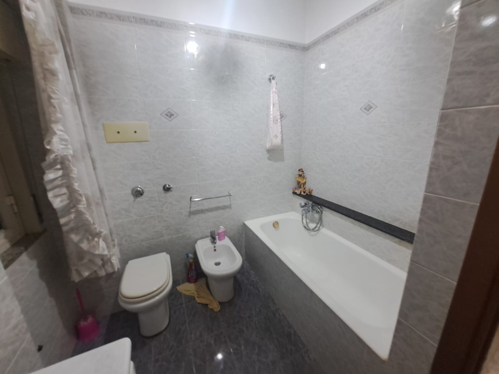 Pressi Svincolo Giostra 3 vani più servizi