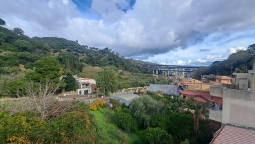 Pressi Svincolo Giostra 3 vani più servizi