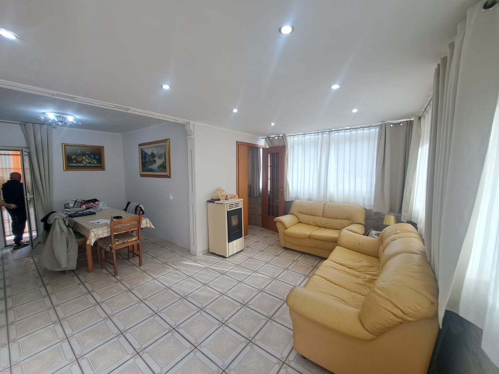 Pressi Svincolo Giostra 3 vani più servizi #VO17971