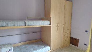 Fondo Fucile tre vani più doppi servizi e posto auto