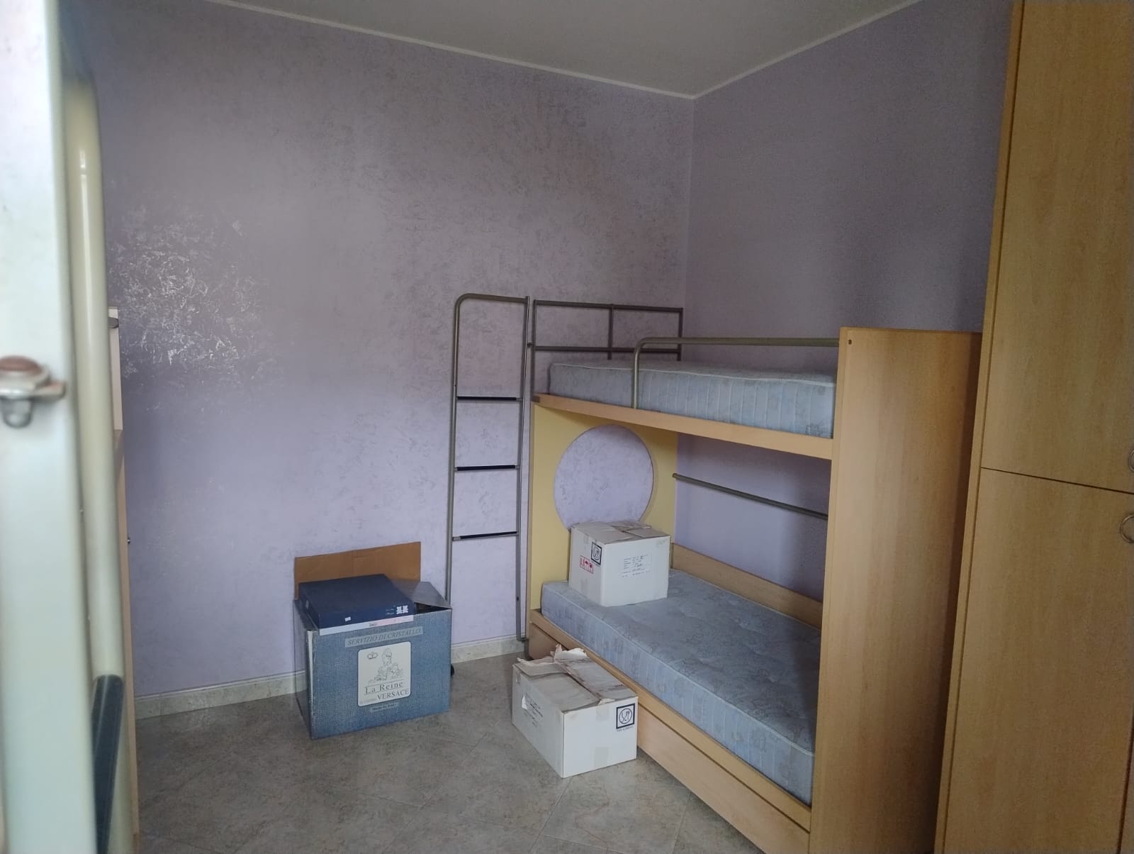 Fondo Fucile tre vani più doppi servizi e posto auto