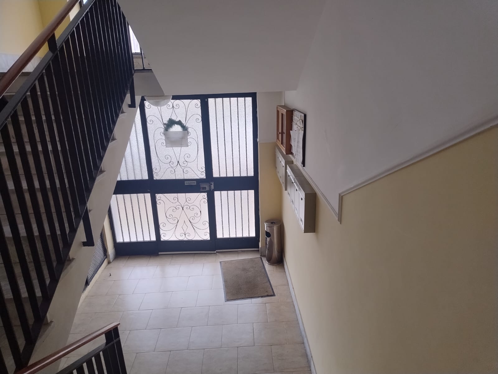 Fondo Fucile tre vani più doppi servizi e posto auto