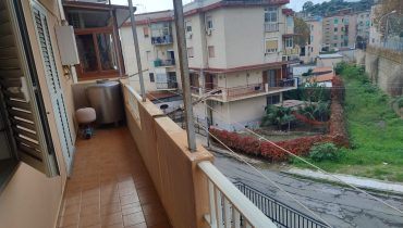 Fondo Fucile tre vani più doppi servizi e posto auto