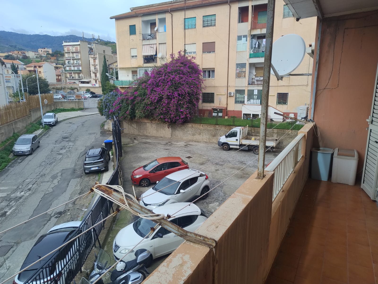 Fondo Fucile tre vani più doppi servizi e posto auto