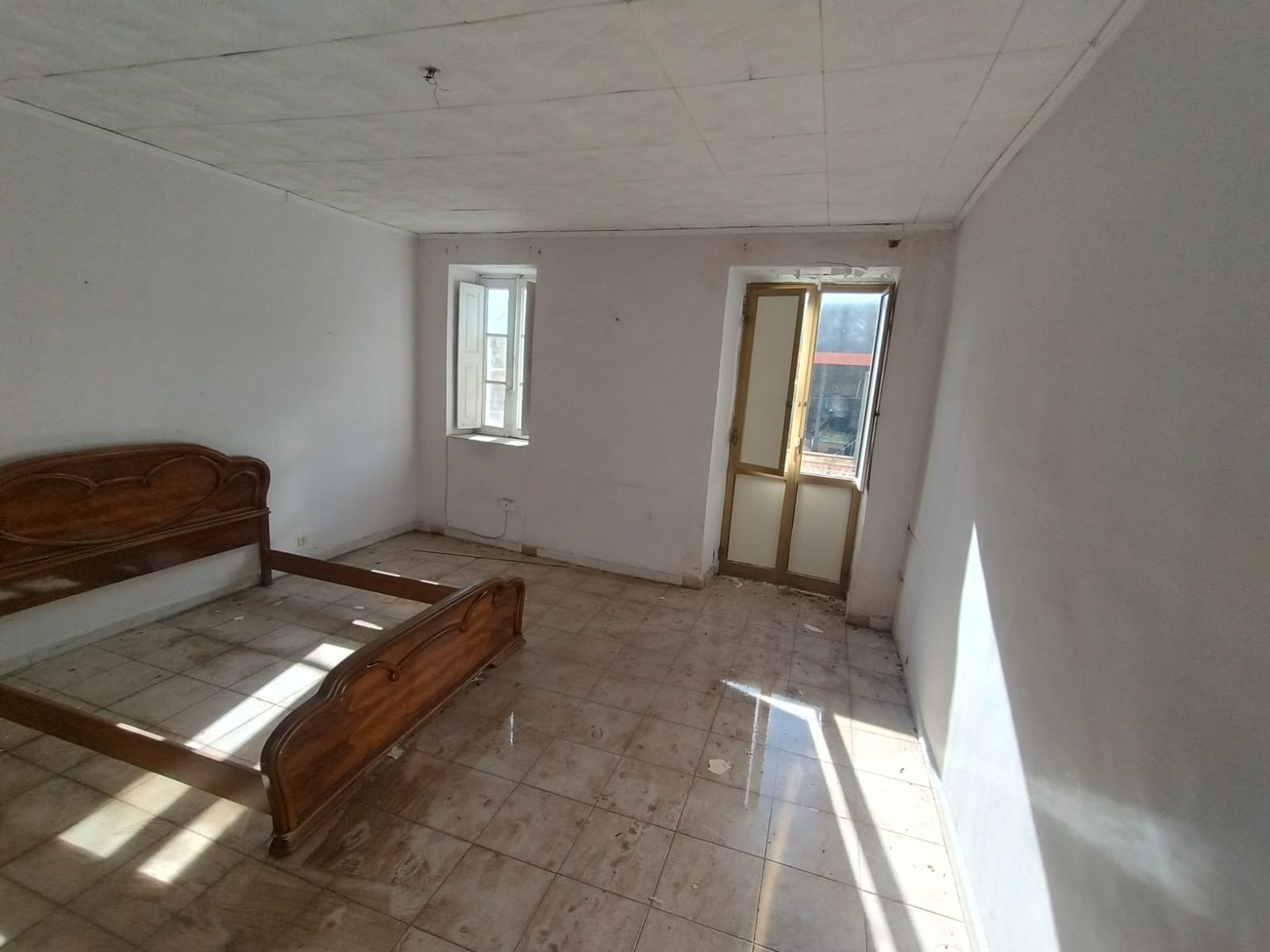 Bordonaro indipendente 2 vani + doppi servizi