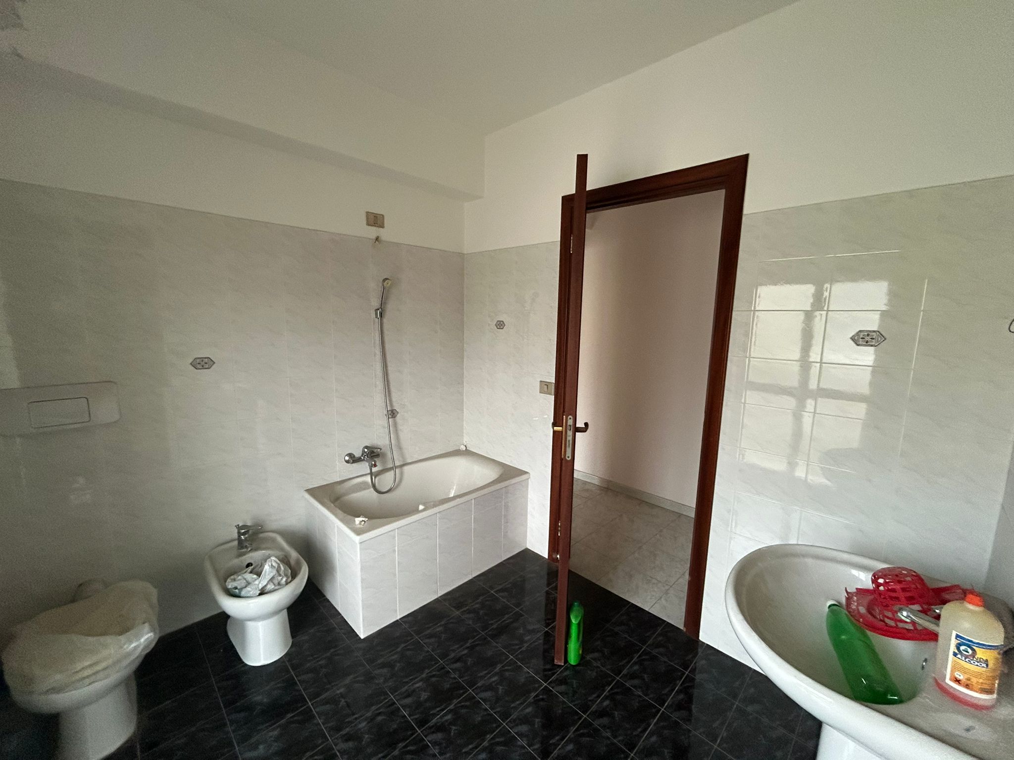 Pistonina trivani + servizi e terrazzo