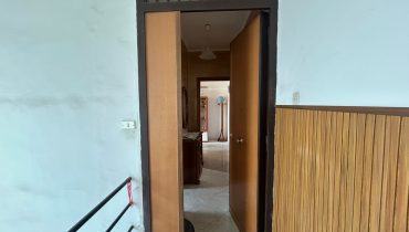 Via Santa Cecilia bivani più servizi