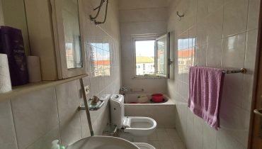 Via Santa Cecilia bivani più servizi