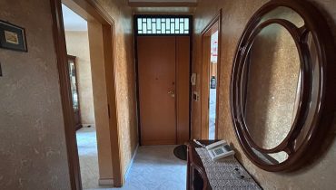 Via Santa Cecilia bivani più servizi