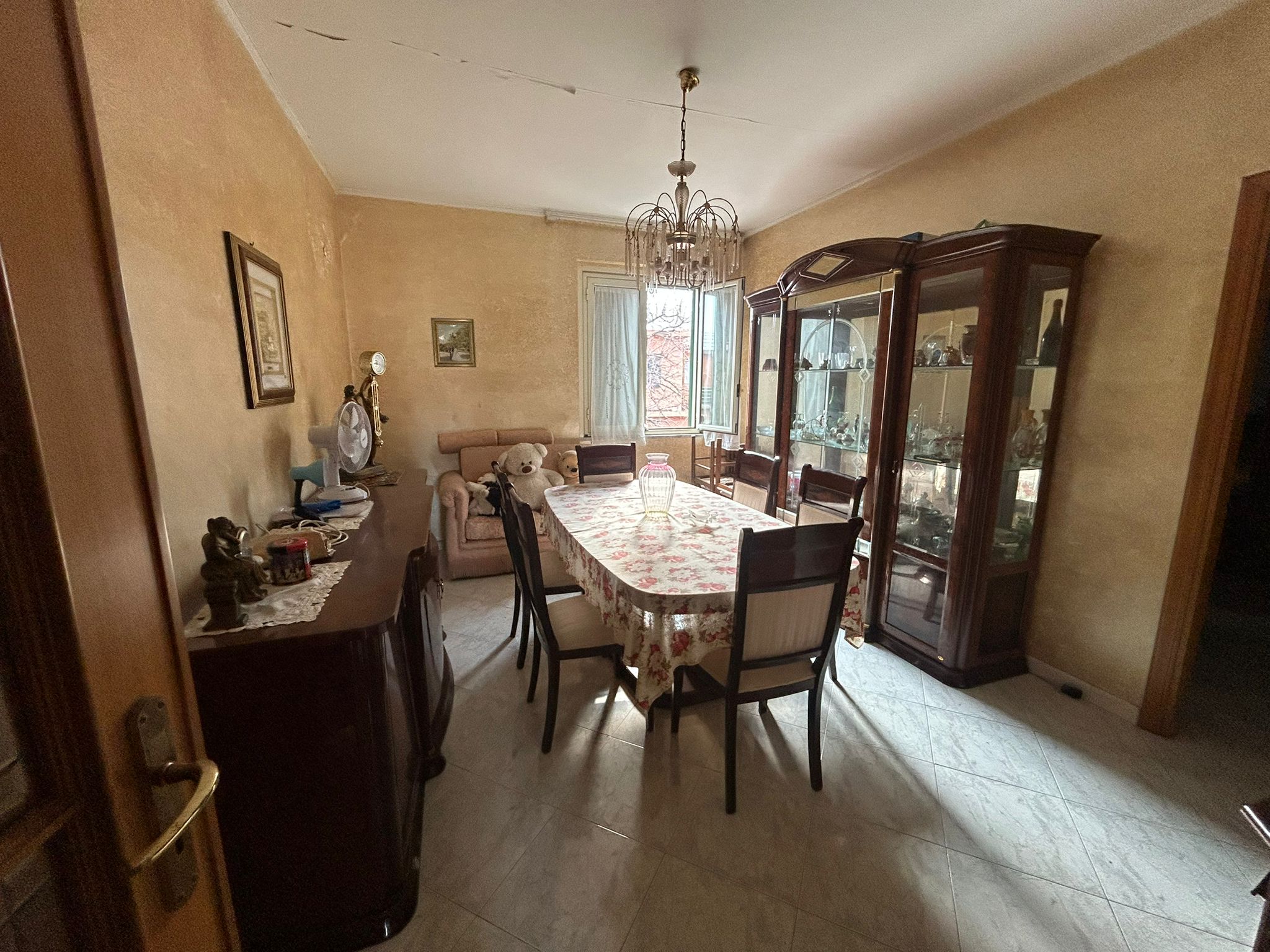 Via Santa Cecilia bivani più servizi