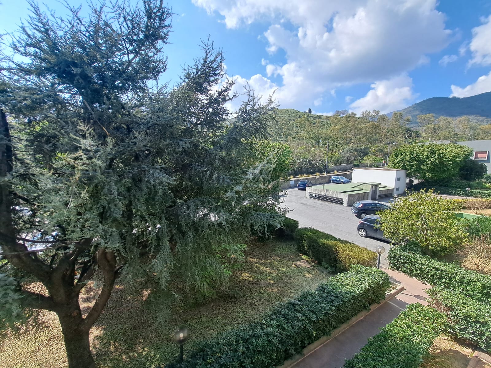 Zafferia 4 vani + doppi servizi + terrazzo